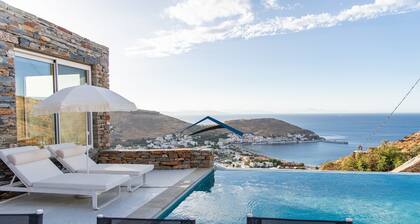 Luxurious Villa Luna with a swimming pool and a fantastic sea and sunset view