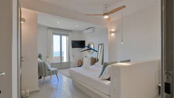 4 bedrooms, desk, iron/ironing board, travel cot