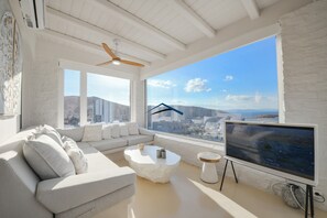 Smart TV, stereo, offices