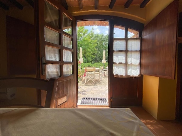 2 bedrooms, iron/ironing board, travel cot, free WiFi