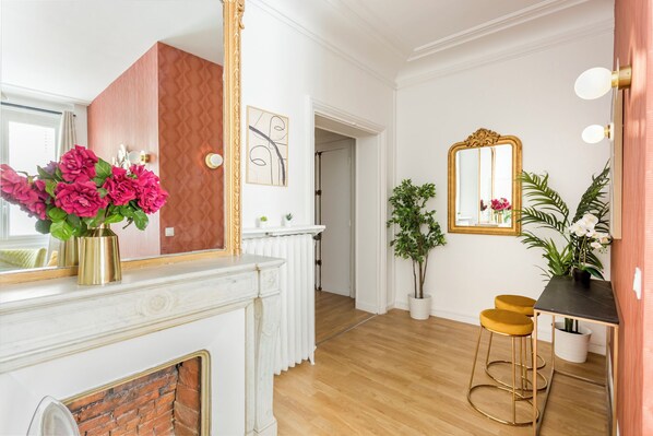 Interior - Merveil - Family Suite - Opera - Cardinal Mercier (Paris)
