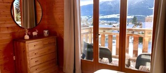 Chalet Bolquera - Four Bedroom House, Sleeps 8