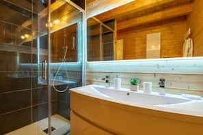 Hair dryer - Chalet Bolquera - Four Bedroom House, Sleeps 8 (Bolquère)
