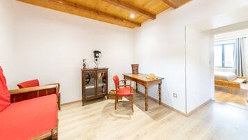 3 habitaciones, tabla de planchar con plancha y wifi gratis