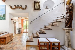 Interior - Villa Can Sarrio - Five Bedroom Villa, Sleeps 10 (Santa Eulària des Riu)