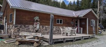 Colter's Cabin Yellowstone Getaway, Cooke City, MT