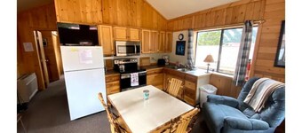 Eagle Nest Cabin Yellowstone Getaway in Cooke City