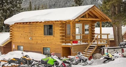 Fox Den Cabin Yellowstone Getaway in Cooke City