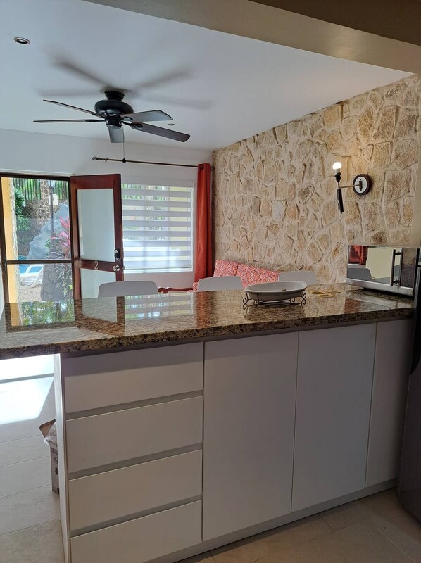 Interior - Lovely 1 bedroom condo with pool (Tamarindo)
