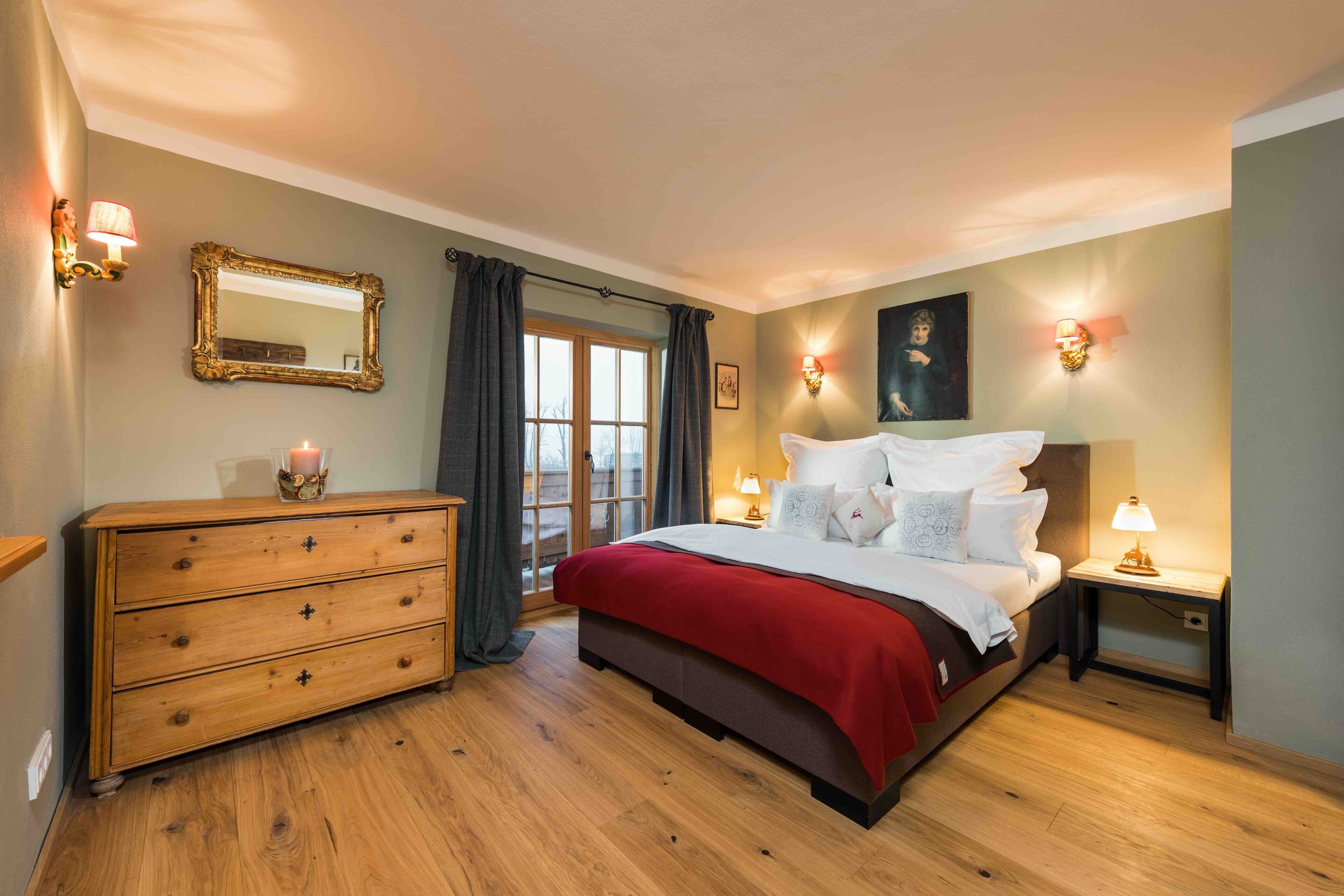 5 Schlafzimmer, Schreibtisch, schallisolierte Zimmer