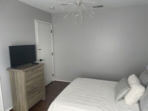 3 bedrooms, WiFi - Casa Esteban: A Joyful and Comfortable Stay (Mission)