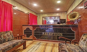 Reception - Itsy Hotels Hill Town, 500 Mtrs From Madikeri Fort (Madikeri)