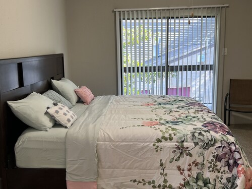 Beautiful 1-bedroom Townhome with nice amenities.