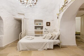Comfort House | 3 bedrooms, free WiFi, bed sheets - 2500 Trulli La Formosa by Perle di Puglia (Ostuni)