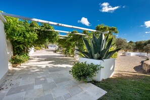 Property grounds - 2500 Trulli La Formosa by Perle di Puglia (Ostuni)