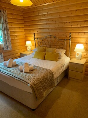 3 bedrooms, iron/ironing board, travel cot, free WiFi