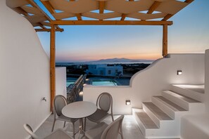 Terrace/patio - Mirabelle Luxury Villas (Naxos)