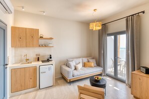 Living area - Mirabelle Luxury Villas (Naxos)