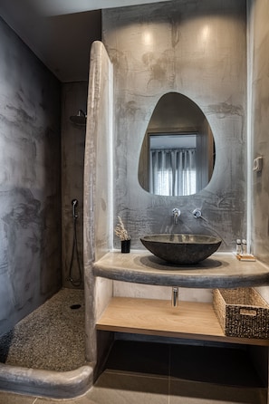 Superior Villa | Egyptian cotton sheets, premium bedding, memory-foam beds, desk - Mirabelle Luxury Villas (Naxos)