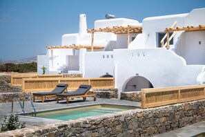 Front of property - Mirabelle Luxury Villas (Naxos)