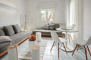 Superior Room | In-room safe, free cribs/infant beds, free WiFi, bed sheets - Akrogiali Beach Hotel Apartments (Hersonissos)