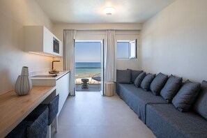Deluxe Room | In-room safe, free cots/infant beds, free WiFi, bed sheets - Akrogiali Beach Hotel Apartments (Hersonissos)