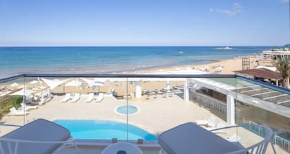 Akrogiali Beach Hotel Apartments