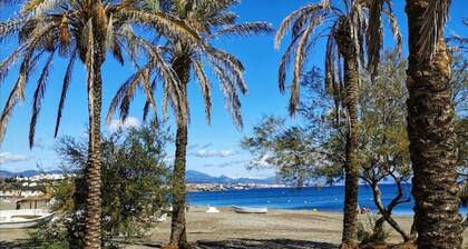 Stylish Casares, 3 bedrooms large patio, terrace & communal pool