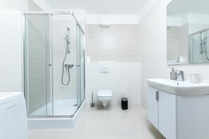 Studio Apartment | Bathroom - WestSide Apartments by FirstHost (Budapest)