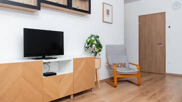 家庭公寓 | 起居區 | 60-吋智慧型電視、有線頻道、電視