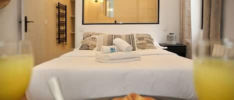 Iron/ironing board, WiFi, bed sheets