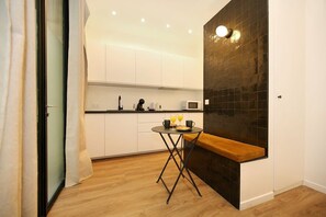 Interior - Studio fonctionnel tout equipe Batignolles - 2P (Paris)