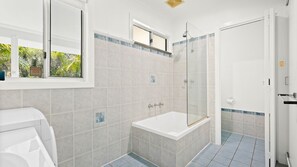 وحدات دش مع أحواض استحمام