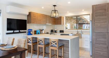 Tranquil Retreat - An idyllic holiday home just moments from the beach