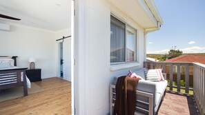 Terrace/patio - Tranquil Retreat - An idyllic holiday home just moments from the beach (Ulladulla)