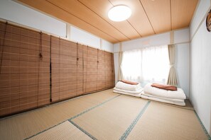 Basic Apartment | 10 bedrooms, desk, iron/ironing board, free WiFi - OTARU SHIKKUI COTTAGE  (Otaru)