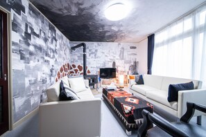 10 bedrooms, desk, iron/ironing board, free WiFi