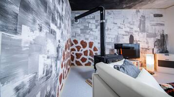 10 bedrooms, desk, iron/ironing board, free WiFi