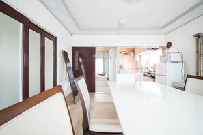 Basic Apartment | 10 bedrooms, desk, iron/ironing board, free WiFi - OTARU SHIKKUI COTTAGE  (Otaru)