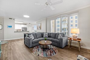 TV - Beach Colony West 9A - Indoor Pool - HASSLE-FREE CHECK OUT (Perdido Key)