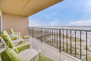 Property grounds - Ocean Breeze West Premier Condo -Beachfront- NO HASSLE CHECK OUT (Pensacola)