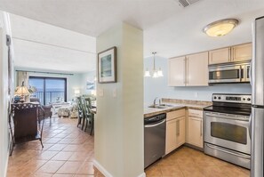 Fridge, microwave, oven, stovetop - NEW LISTING!!! Ocean Breeze West - Beachfront view - NO HASSLE CHECK OUT (Pensacola)