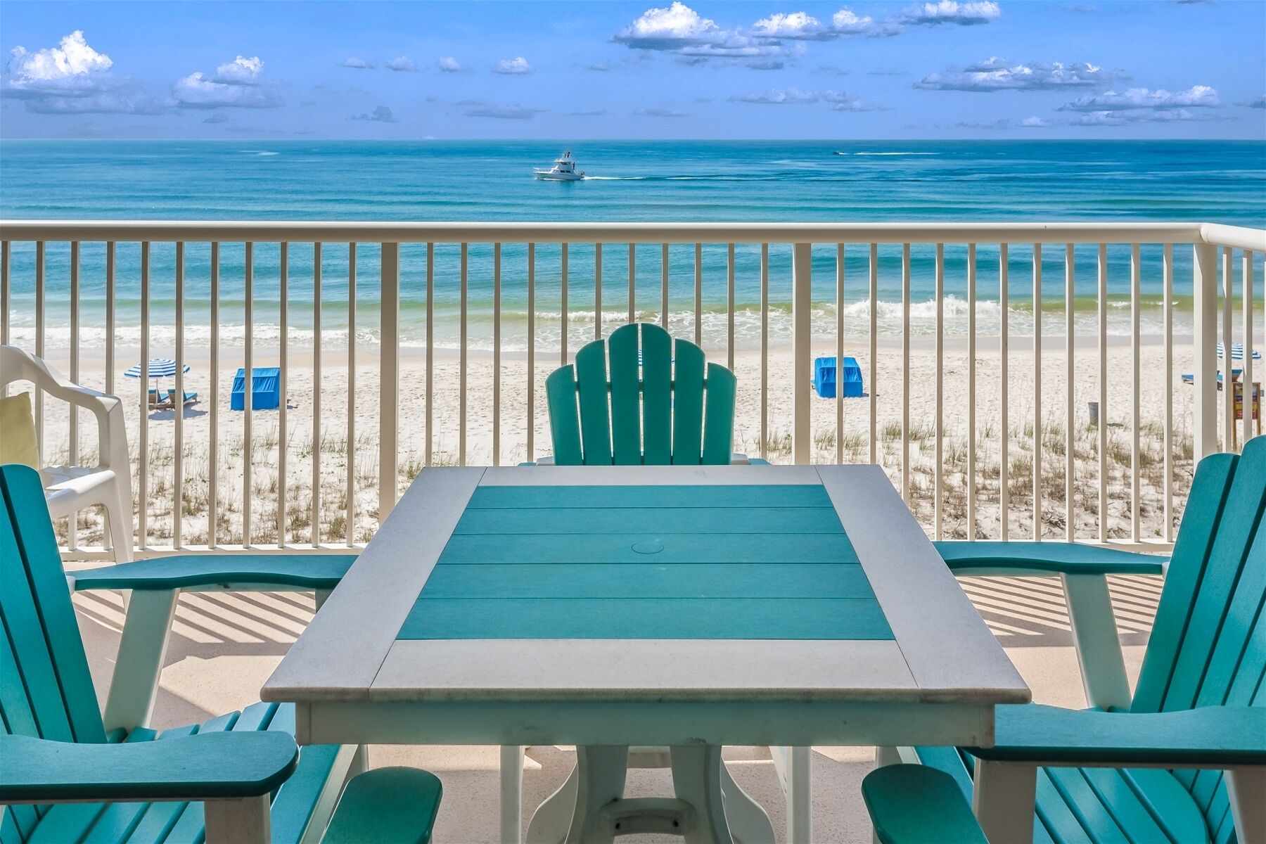 Sandy Key third floor -Beachfront view -NO HASSLE CHECK OUT