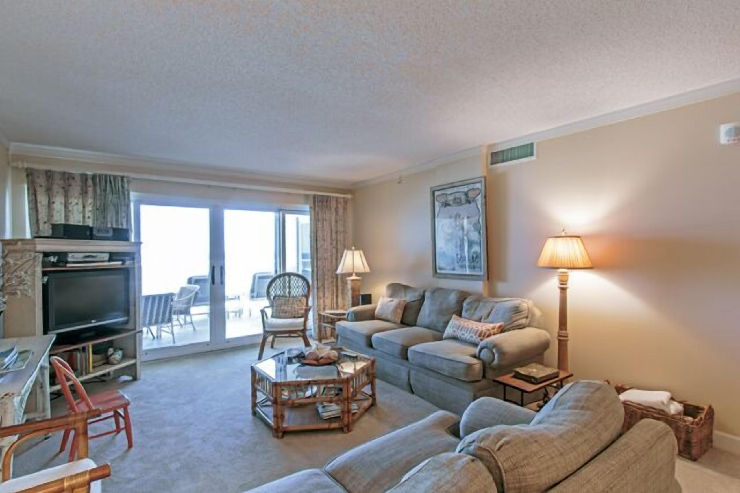NEW LISTING! Sandy Key third floor -Beachfront view -NO HASSLE CHECK OUT