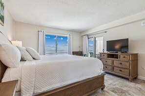 4 bedrooms, free WiFi, bed sheets - NEW LISTING! Sandy Key 411 4th floor -Beachfront view -NO HASSLE CHECK OUT (Pensacola)