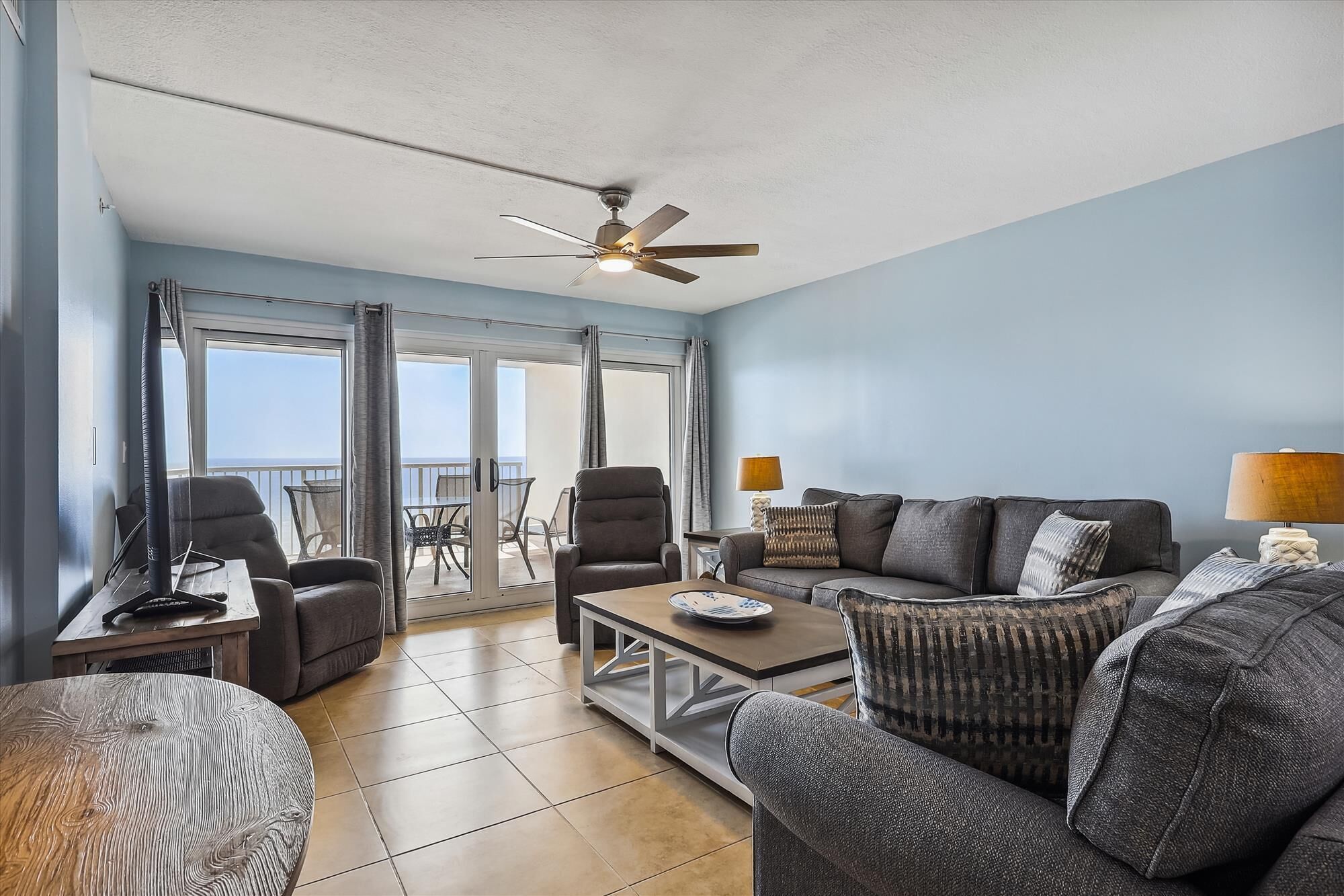 Sandy Key 6th floor -Beachfront view -NO HASSLE CHECK OUT