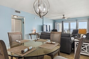 Dining - Sandy Key 621 6th floor -Beachfront view -NO HASSLE CHECK OUT (Pensacola)