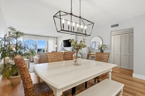 Dining - Sandy Key 622 6th floor -Beachfront view -NO HASSLE CHECK OUT (Pensacola)