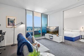 1 bedroom, desk, iron/ironing board, WiFi - Chic 1-Bed with Balcony Views and Amenities (South Yarra)
