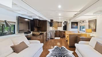 TV, fireplace, offices